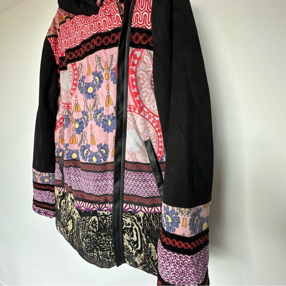 Desigual quilted jacket with hood NWT - Picture 7 of 10